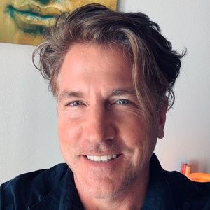 Meet your Posher, Om